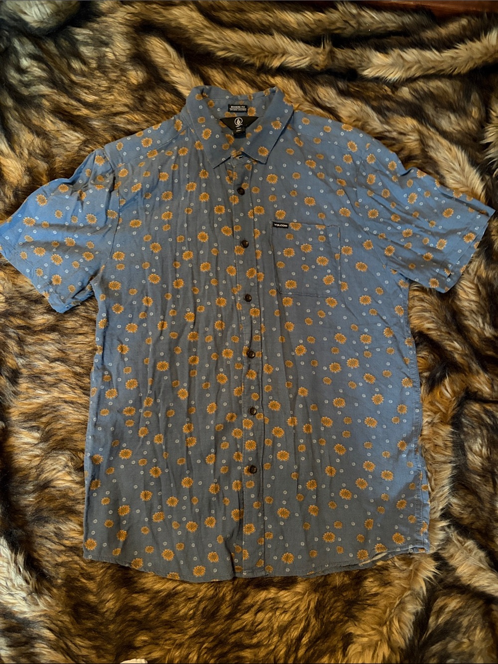 Volcom Men’s Modern Fit Blue Button-Down Shirt -Yellow Floral Print Size Large